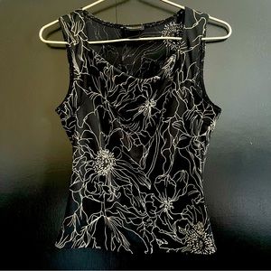 BCBG MAX AZRIA Sleeveless mock neck top floral print, fits XS-S stretchy fabric